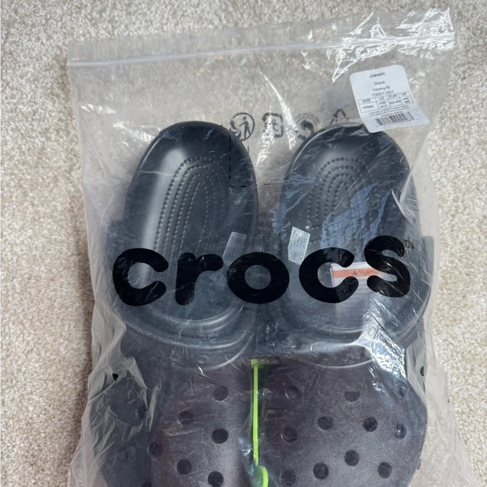 CROCS Black Slip-On shoe m9/w11 - Picture 6 of 7